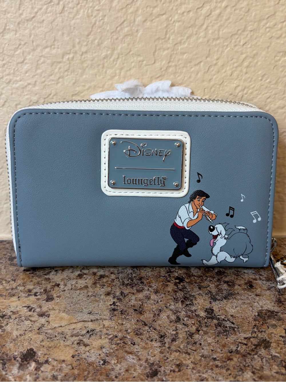 🧜🏻♀️Loungefly Disney TLM Max Cosplay Wallet - Picture 2 of 6